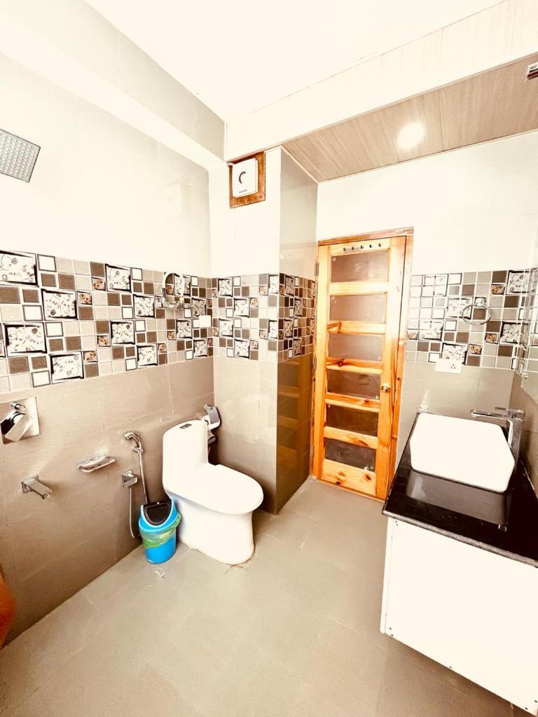 Tata Vista Resort Mall Road Manali - Centrally Heated & Air Cooled Экстерьер фото