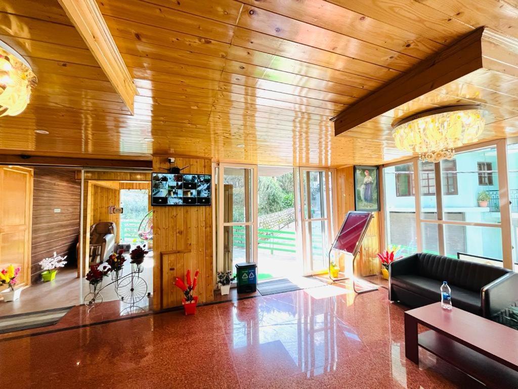 Tata Vista Resort Mall Road Manali - Centrally Heated & Air Cooled Экстерьер фото