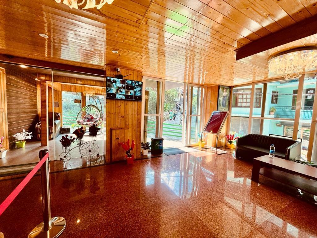 Tata Vista Resort Mall Road Manali - Centrally Heated & Air Cooled Экстерьер фото