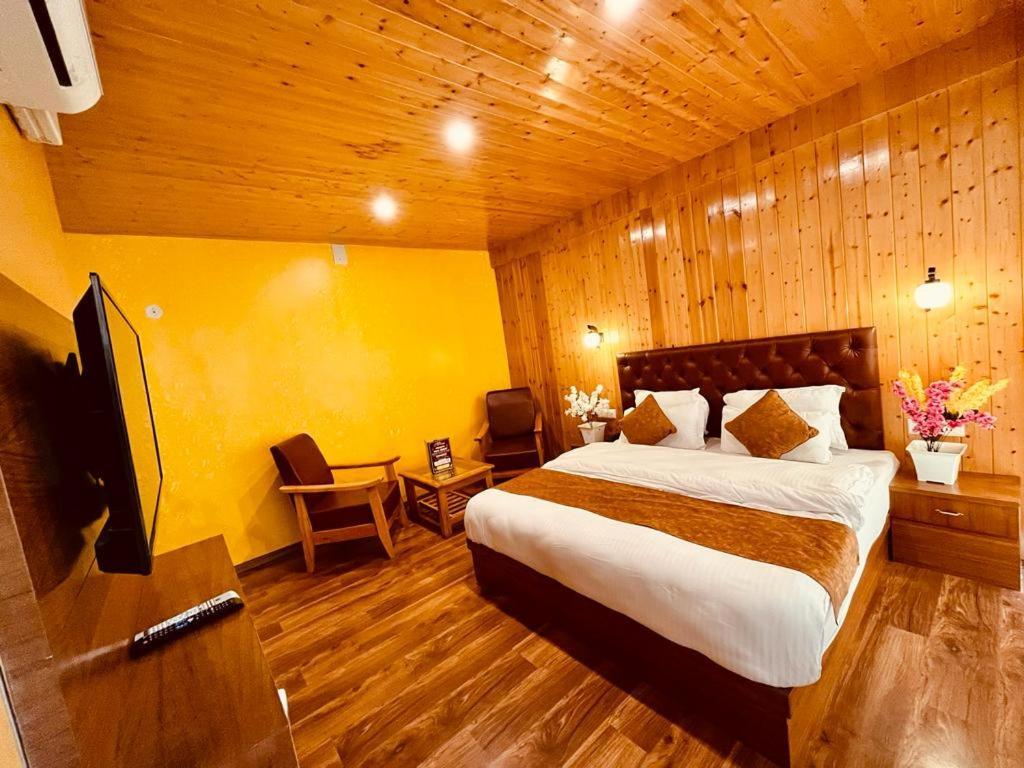 Tata Vista Resort Mall Road Manali - Centrally Heated & Air Cooled Экстерьер фото
