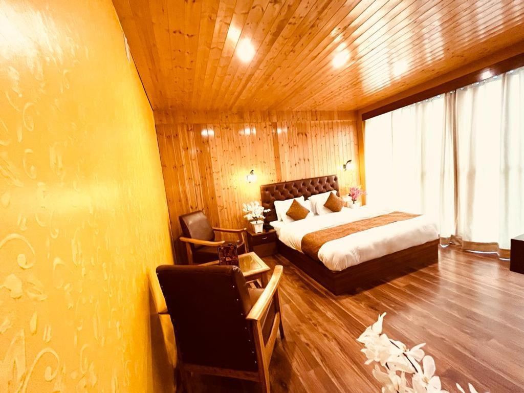 Tata Vista Resort Mall Road Manali - Centrally Heated & Air Cooled Экстерьер фото